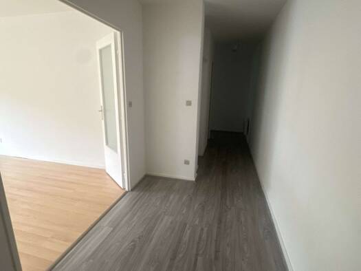 Appartement à louer 765 € 3 pièces 2 chambres 84,5 m² Étage 1/2 Oiselet la Grive Bourgoin-Jallieu 38300