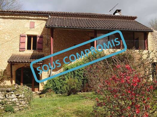 Maison à vendre 242 000 € 4 pièces 3 chambres 135 m² Montcabrier 46700