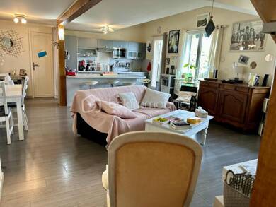 Appartement à vendre 248 000 € 3 pièces 2 chambres 74 m² Dernier étage, Étage 3/3 Livry-Gargan 93190