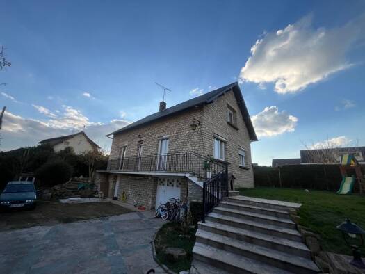 Maison à vendre 317 680 € 6 pièces 5 chambres 126,2 m² 785 m² de terrain Château-sur-Epte 27420