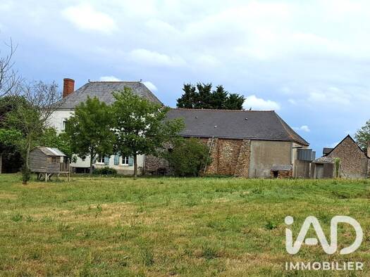 Maison à vendre 239 500 € 6 pièces 4 chambres 140 m² 6 750 m² de terrain Vallons-de-l'Erdre 44540