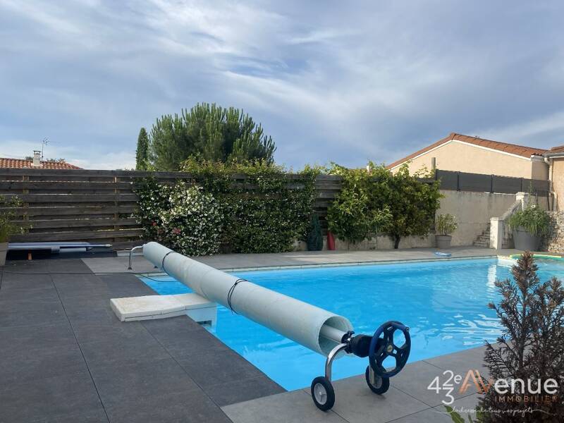 Maison à vendre, 161m², SURY LE COMTAL