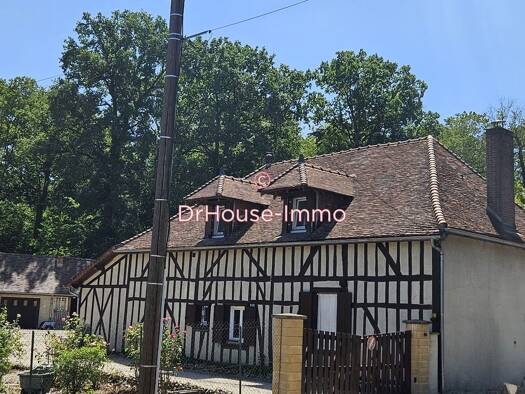 Maison à vendre 230 000 € 6 pièces 3 chambres 144 m² 1 832 m² de terrain La Vendue-Mignot 10800