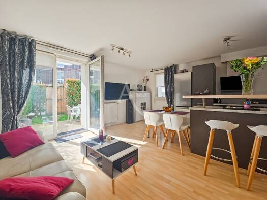 Appartement à vendre 220 000 € 3 pièces 2 chambres 62 m² RDC Nord Menucourt 95180