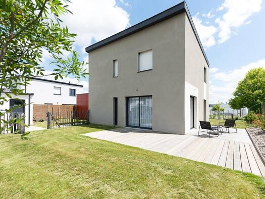 Terrain avec maison neuve à vendre 445 000 € 5 pièces 4 chambres 131 m² Saint-Gilles 35590