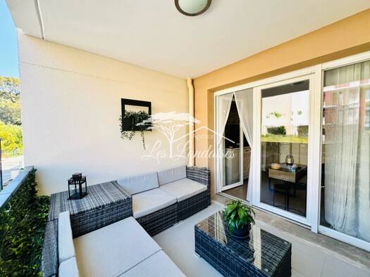 Appartement à vendre 294 000 € 3 pièces 2 chambres 55,2 m² Étage 2/2 Village La Londe-les-Maures 83250