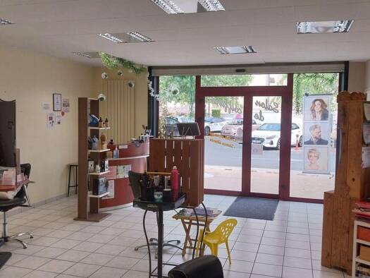 Local commercial à vendre 35 200 € 100 m² de surface de vente Essarts en Bocage 85140