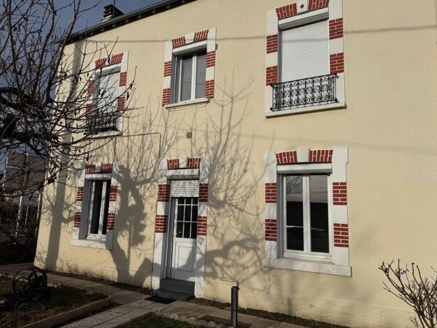 Maison à vendre 205 000 € 5 pièces 4 chambres 90 m² 493 m² de terrain Clos de la Grande Salle Fleury-les-Aubrais 45400