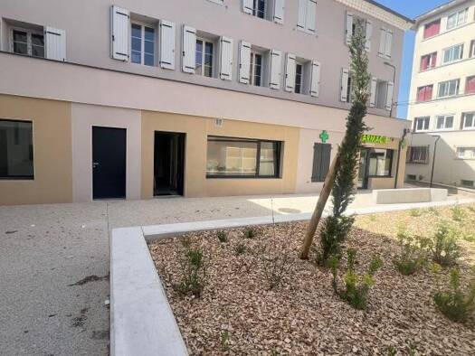 Local commercial à louer 360 € 12 m² de surface de vente Centre Est Loriol-sur-Drôme 26270