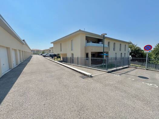 Appartement à vendre 155 000 € 2 pièces 1 chambre 39,4 m² RDC/2 Le Village-Côteaux de Chasse Sud L'Isle-d'Abeau 38080