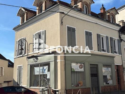 Local commercial à louer 1 189 € 97 m² de surface de vente Sud Triel-sur-Seine 78510