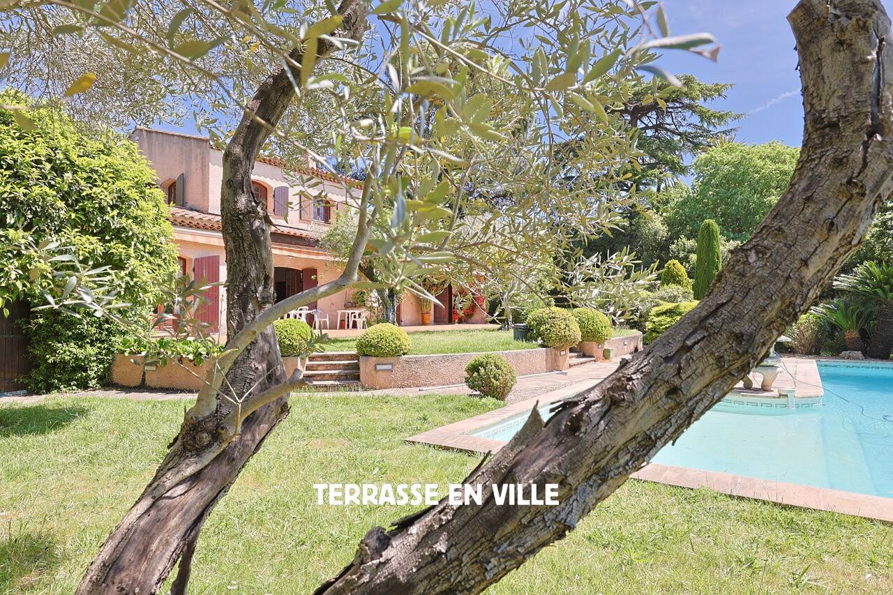 Maison à vendre, 217m², HYERES
