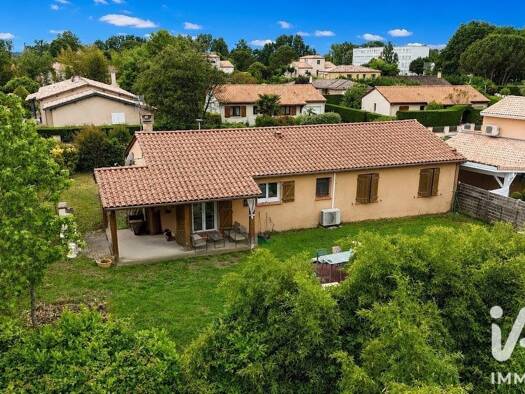 Maison de plain-pied à vendre 233 000 € 5 pièces 4 chambres 102 m² 700 m² de terrain Bas-Pays Montauban 82000