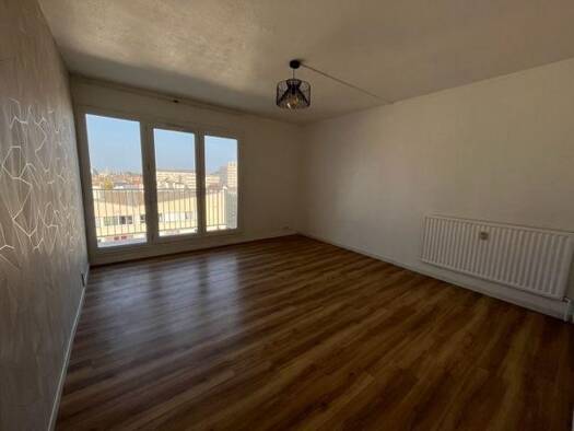 Appartement à louer 730 € 2 pièces 1 chambre 44,9 m² Étage 5/5 Puy du Roi Compiègne 60200