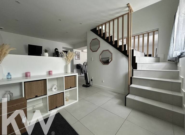 Maison à vendre 270 000 € 4 pièces 3<br/>chambres 99,6 m²<br/>superficie 19,3 m²<br/>terrain Est La Chapelle Saint Mesmin 45380