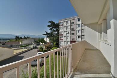 Appartement à vendre 109 000 € 4 pièces 3 chambres 82,3 m² Étage 1/4 Est-Chateaufleury Romans-sur-Isère 26100
