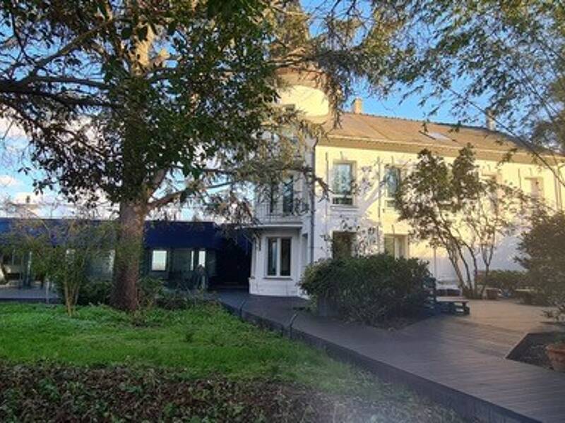 Maison à vendre, 661m², SURESNES