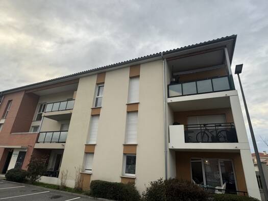 Appartement à vendre 128 800 € 2 pièces 1 chambre 40 m² RDC Frouzins 31270
