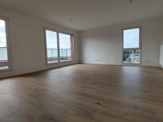 Appartement à louer 900 € 4 pièces 83,3 m² Étage 3/3 Saint Michel-Tertiales-Le Rôleur Valenciennes 59300