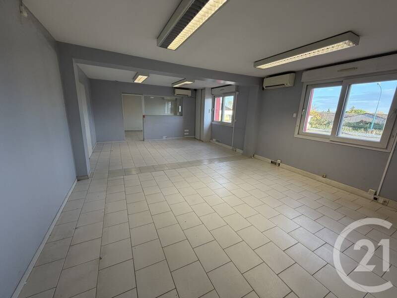 Maison à louer, 315m², L'ISLE JOURDAIN