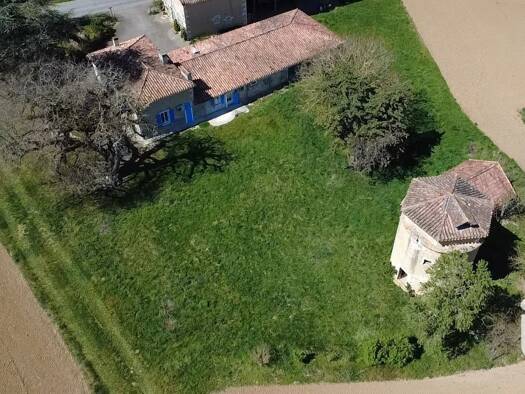 Maison de plain-pied à vendre 210 000 € 5 pièces 3 chambres 111 m² 3 600 m² de terrain Monfort 32120
