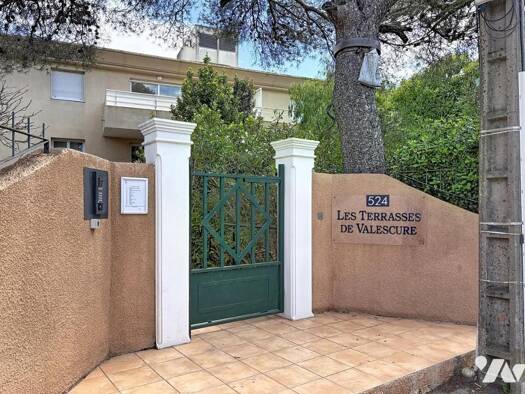 Appartement à vendre 201 400 € 2 pièces 1 chambre 37,04 m² Étage 3/3 Saint-Raphaël 83700