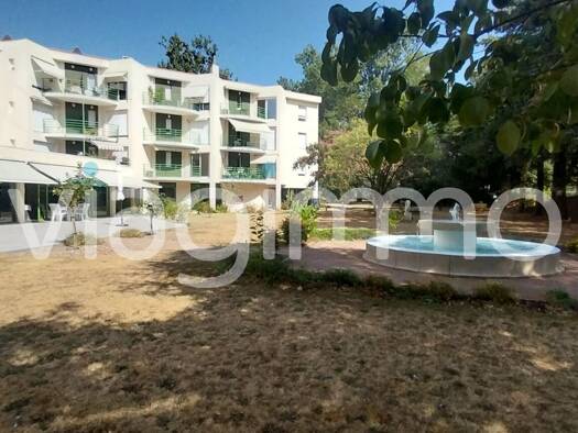 Appartement en viager Bouquet 49 600 € 2 pièces 1 chambre 51 m² Étage 2/4 Centre Challans 85300
