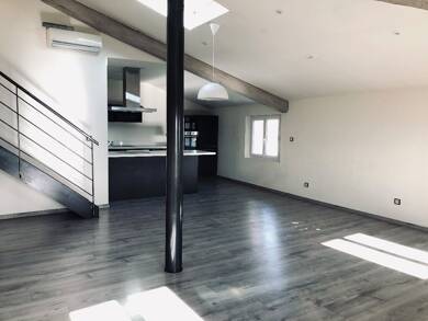 Appartement à louer 950 € 3 pièces 2 chambres 102 m² 3ème étage Intra Muros Manosque 04100