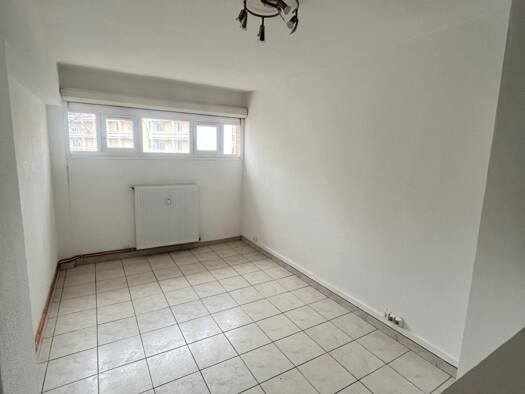 Appartement à louer 440 € 2 pièces 1 chambre 38 m² Étage 1/8 Alès 30100