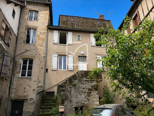 Maison à vendre 137 795 € 11 pièces 6 chambres 182 m² 123 m² de terrain Beaulieu-sur-Dordogne 19120