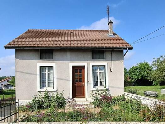 Maison de plain-pied à vendre 149 500 € 2 pièces 1 chambre 70 m² 500 m² de terrain Saint-Julien-sur-Reyssouze 01560
