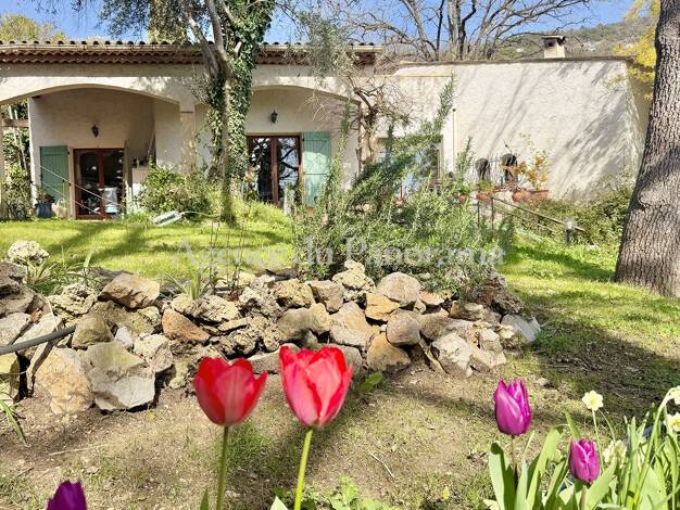 Villa à vendre 629 000 € 6 pièces 5 chambres 180,7 m² 1 860 m² de terrain Spéracèdes 06530