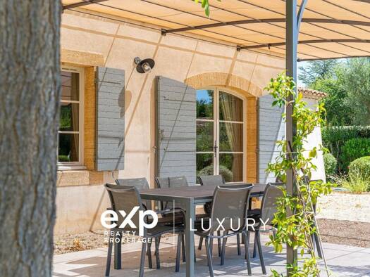 Maison à vendre 1 995 000 € 8 pièces 5 chambres 245 m² 4 000 m² de terrain Les Platanes Aix-en-Provence 13090