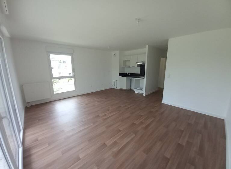 Appartement à louer - Neuf 675 € 3 pièces 2<br/>chambres 63 m²<br/>superficie 1/2<br/>étage Le Bourny Laval 53000