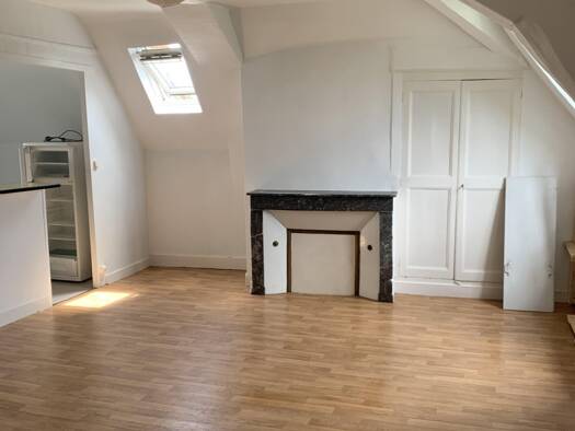 Appartement à louer 574 € 2 pièces 1 chambre 48,3 m² Étage 2/2 Orléans 45000