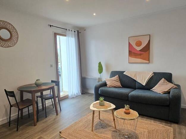 Appartement à vendre 100 000 € 1 pièce 25,6 m² Centre Ville-La Roquette Arles 13200