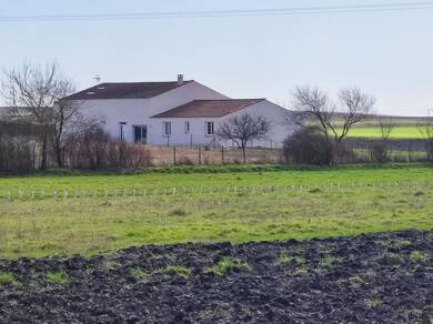 Maison à vendre 278 000 € 5 pièces 4 chambres 226 m² 1 875 m² de terrain Pérignac 17800