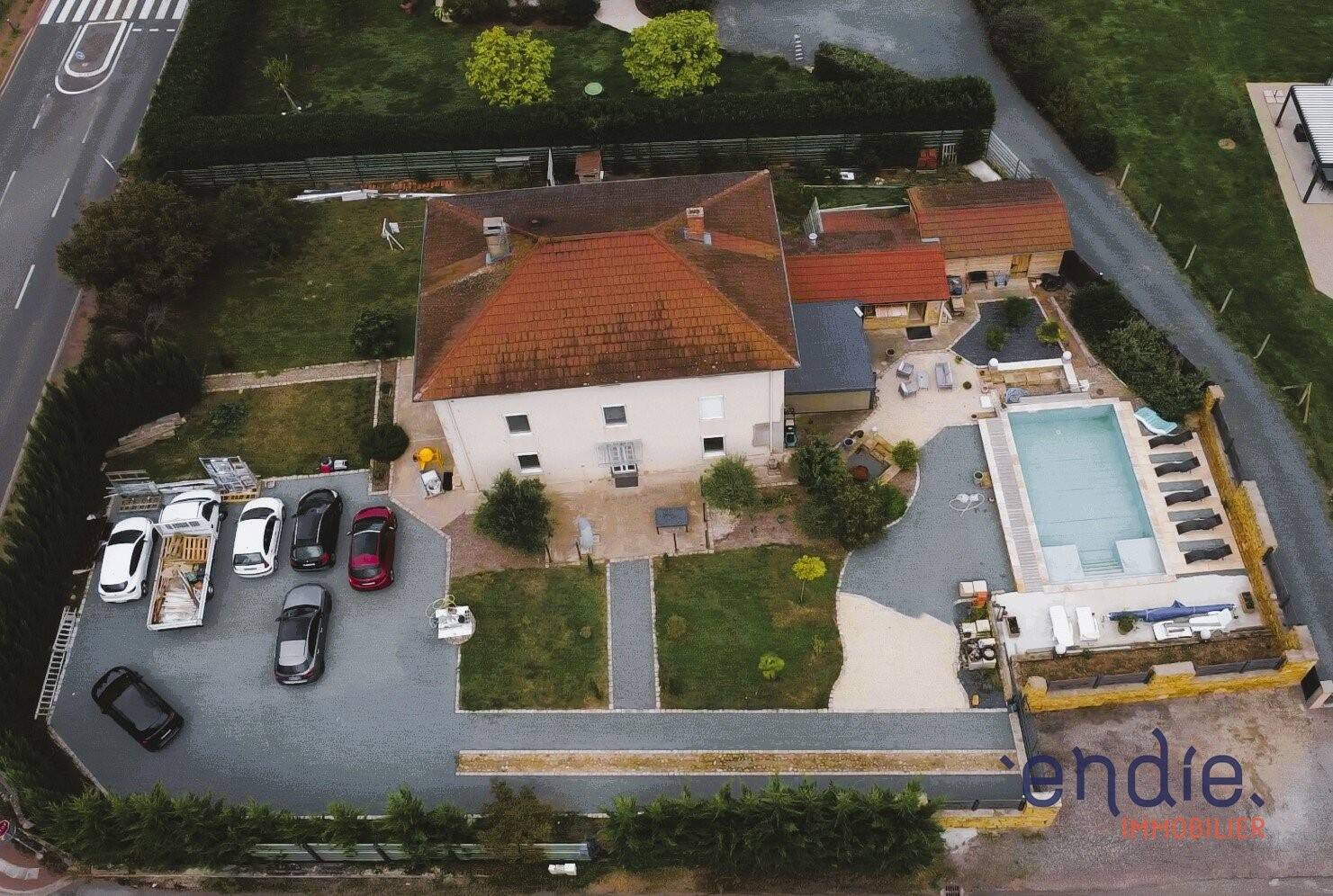 Maison à vendre, 210m², POUILLY SOUS CHARLIEU