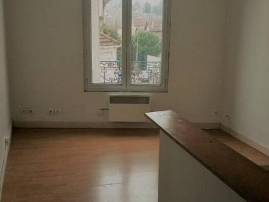 Appartement à louer 980 € 2 pièces 1 chambre 29 m² Roissys Châtillon 92320