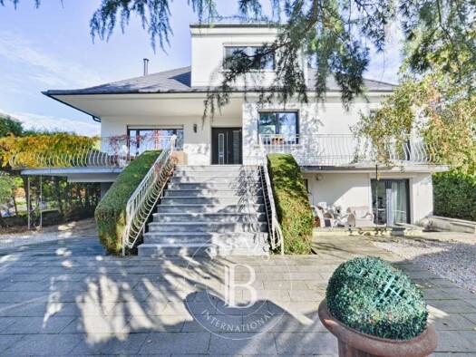 Villa à vendre 750 000 € 9 pièces 6 chambres 320 m² Malgrange Thionville 57100