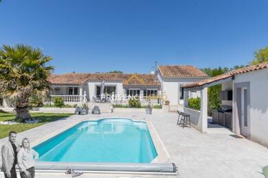 Maison à vendre 869 000 € 9 pièces 6 chambres 207 m² 1 652 m² de terrain Sud Est Ouest Pélissanne 13330