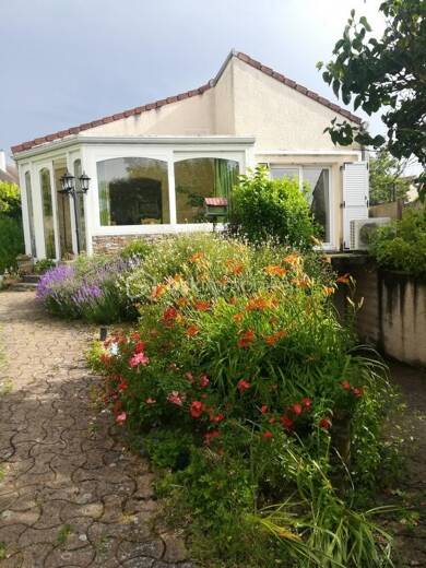 Maison de plain-pied à vendre 327 000 € 5 pièces 3 chambres 137 m² Évry-Grégy-sur-Yerre 77166
