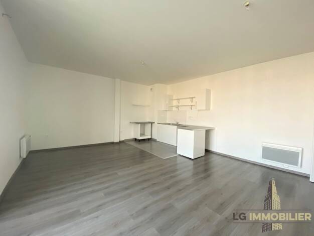 Appartement à louer 900 € 3 pièces 2 chambres 72,4 m² 1er étage Amiens 80000