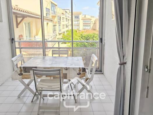 Appartement à vendre 187 000 € 1 pièce 33 m² Étage 2/3 La Ville Bandol 83150