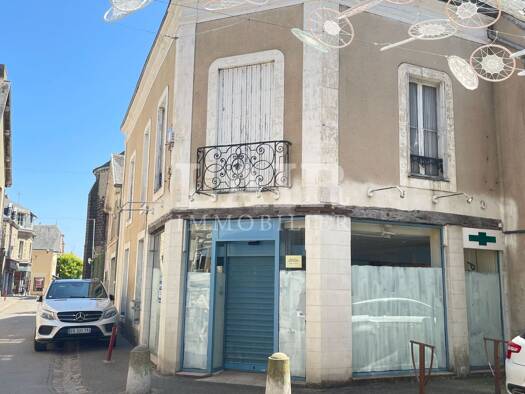 Immeuble à vendre 117 400 € 182 m² Fresnay-sur-Sarthe 72130