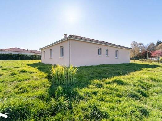 Maison de plain-pied à vendre 159 000 € 5 pièces 3 chambres 90 m² 1 018 m² de terrain Cussac 87150