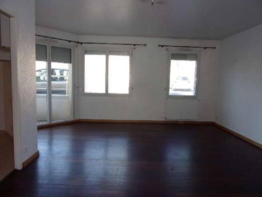 Appartement à vendre 144 000 € 3 pièces 2 chambres 69 m² RDC/3 Briand Leclerc Sens 89100