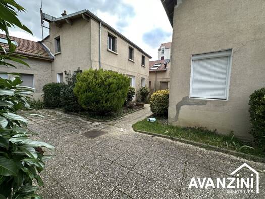 Appartement à louer 750 € 2 pièces 1 chambre 38,5 m² Étage 1/1 Centre Ville-Cathédrale-Marché-Grande Île-Clos Godet Meaux 77100