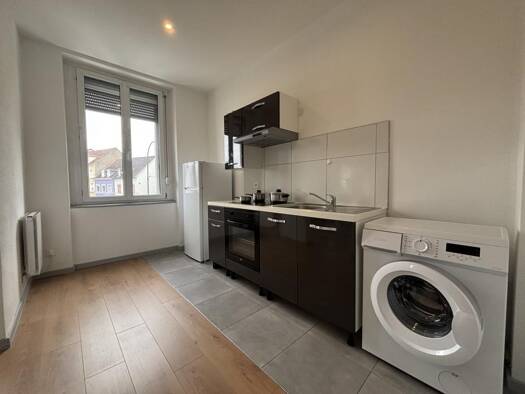 Appartement à louer 490 € 2 pièces 1 chambre 40 m² 1er étage Mulhouse 68100