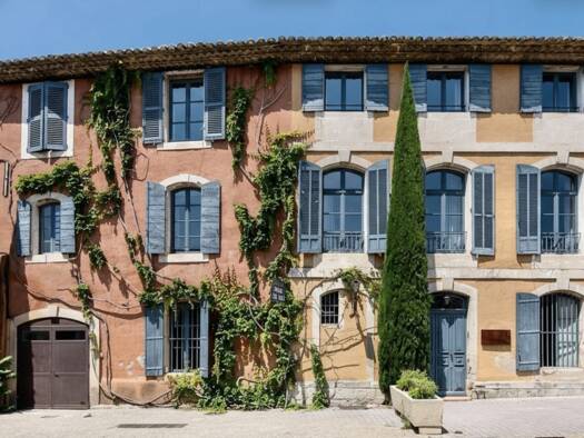 Maison à vendre 1 995 000 € 12 pièces 9 chambres 450 m² 1 924 m² de terrain Beaumettes 84220